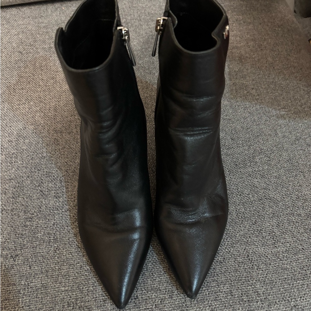 Michael Kors with a slightly elevated heel Elegant Black Leather Ankle Boots